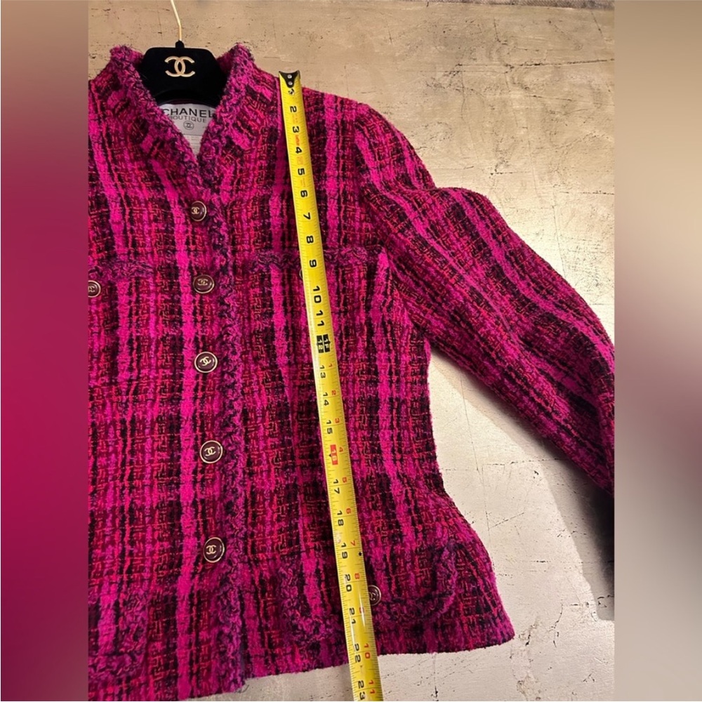 Chanel 1995 Tweed Jacket - Picture 5 of 15